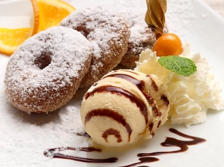 © Pixabay Apfelringe mit Eis und Sahne © Pixabay Apfelringe mit Eis und Sahne © Pixabay