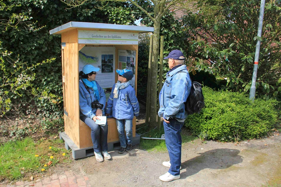 © Tourist Info Altes Land Geschichten aus der Apfelkiste © Tourist Info Altes Land Geschichten aus der Apfelkiste © © Tourist Info Altes Land