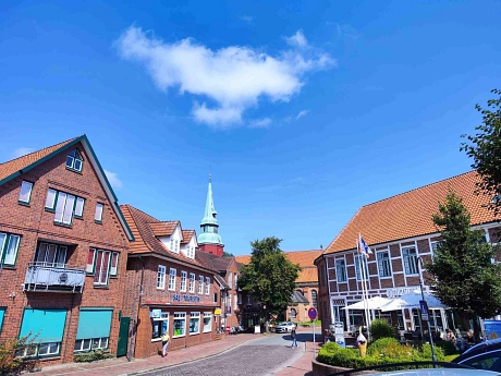 © Tourist-Info Altes Land - Marktplatz Steinkirchen&nbsp;&copy;&nbsp;© Tourist-Info Altes Land - Marktplatz Steinkirchen